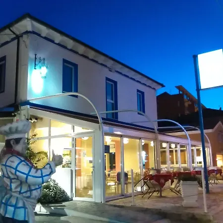 Lanterna Blu 3* Senigallia