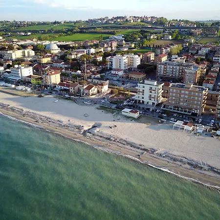 Lanterna Blu 3* Senigallia