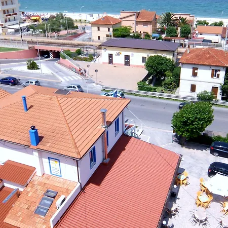 Lanterna Blu Hotel 3*