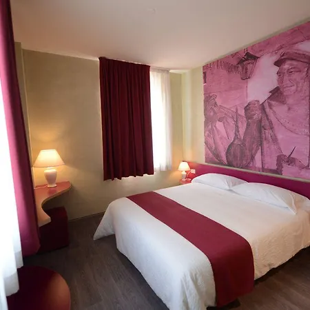 Lanterna Blu Hotell 3*